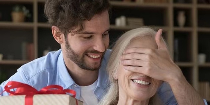 Younger men date older women